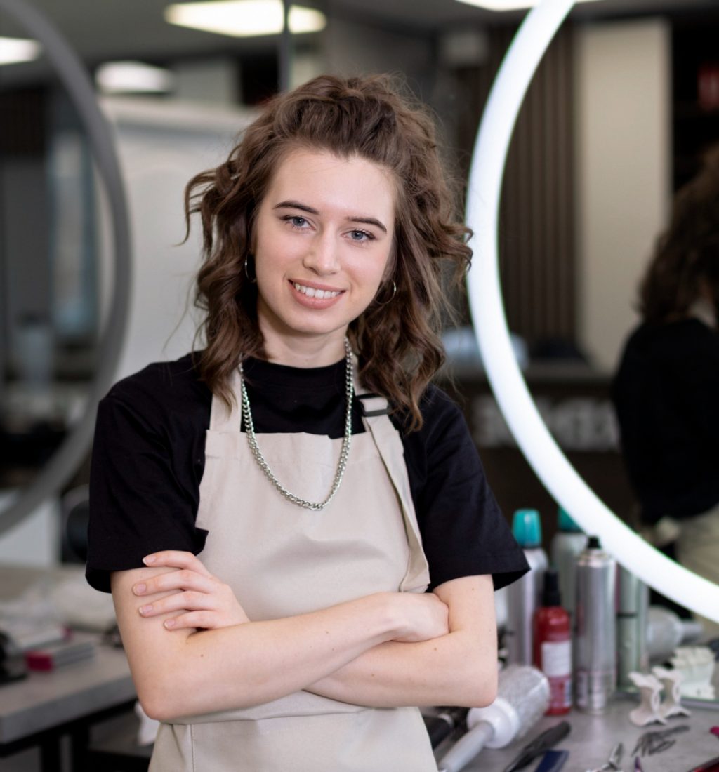 hairdresser-getting-ready-client (1)